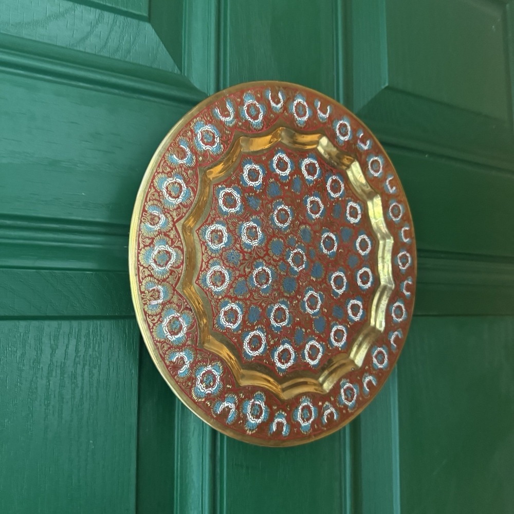 Vintage Brass Floral Scalloped Inlay Plate | Wall Hanging | MCM Retro Decor - Picture 2 of 8